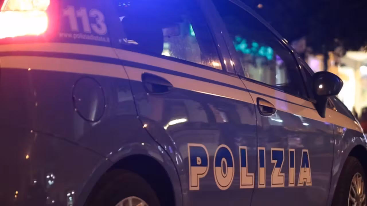 Blitz nella notte, la Polizia smantella un gruppo ritenuto responsabile dei recenti furti in città