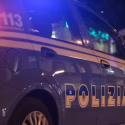 Blitz nella notte, la Polizia smantella un gruppo ritenuto responsabile dei recenti furti in città