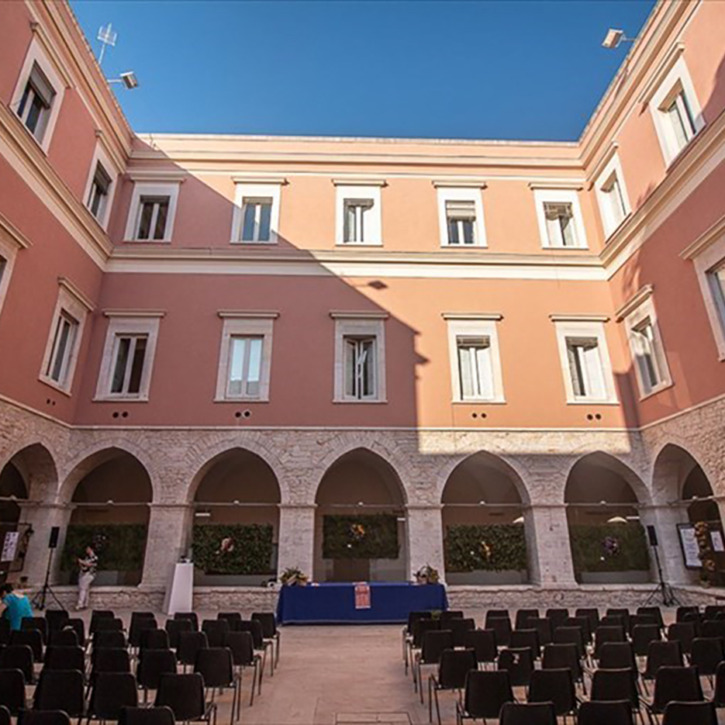 Da Palazzo di Città al Teatro comunale: ecco quanto costerà l’uso degli spazi pubblici nel 2026