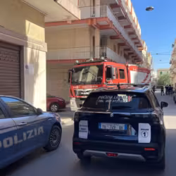Tragedia in via Bacone: anziano trovato senza vita nella cisterna condominiale